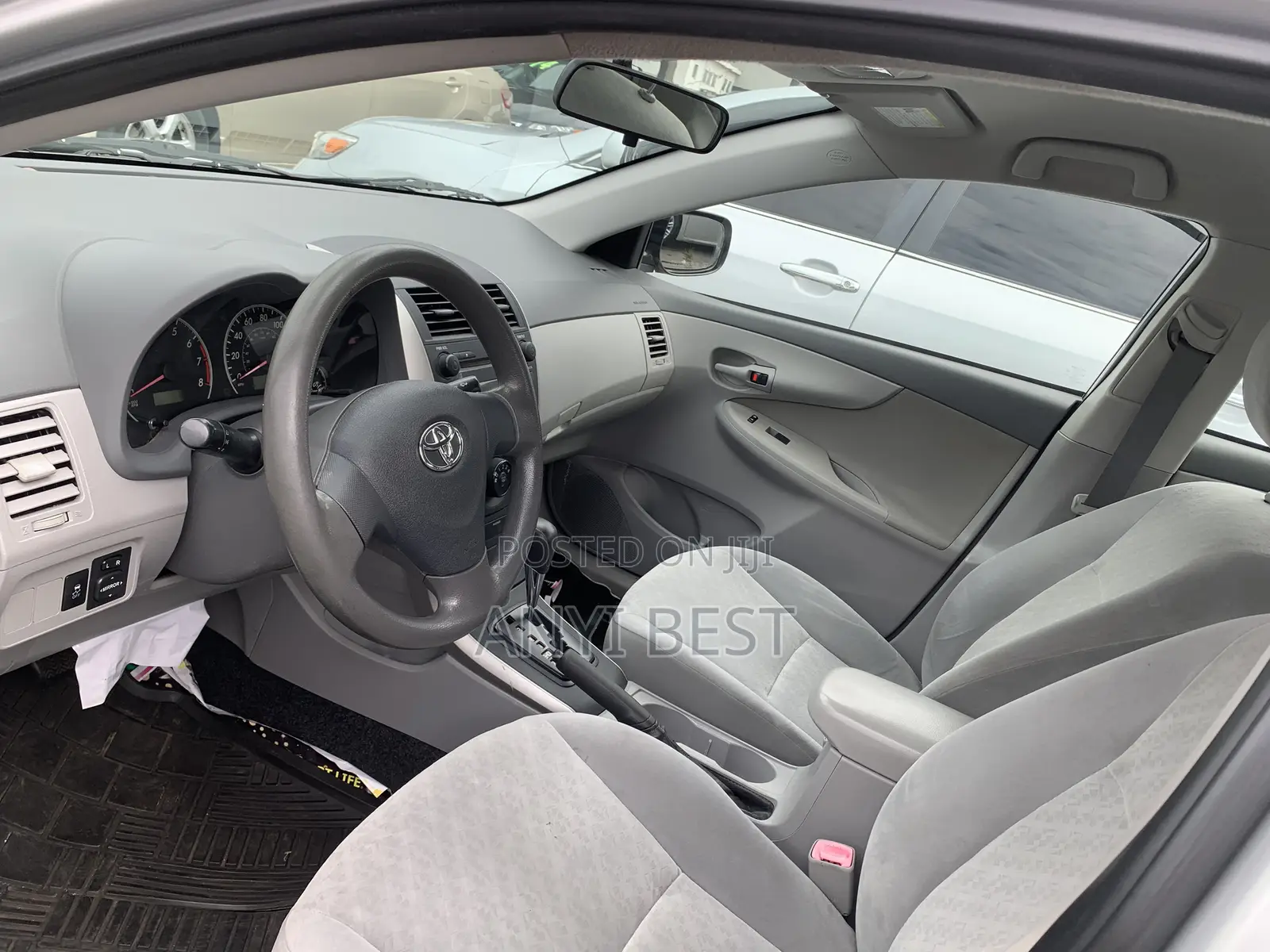 Toyota Corolla 2010 Silver