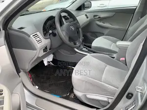 Toyota Corolla 2010 Silver