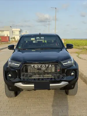 New Toyota Hilux 2025 Black