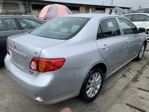 Toyota Corolla 2010 Silver