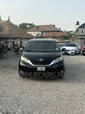 Toyota Sienna LE 8 Passenger 2012 Black