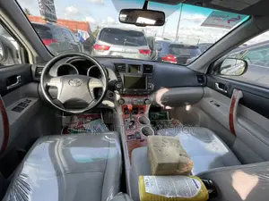 Toyota Highlander Limited 2010 Silver
