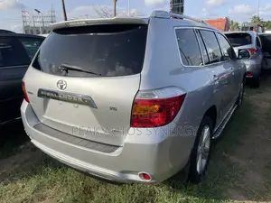 Toyota Highlander Limited 2010 Silver