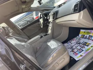 Toyota Venza V6 AWD 2010 Gray