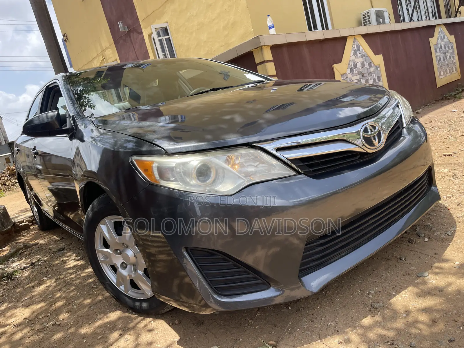 Toyota Camry LE 4dr Sedan (2.5L 4cyl 6A) 2014 Gray