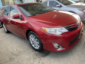 Toyota Camry XLE 4dr Sedan (2.5L 4cyl 6A) 2013 Red