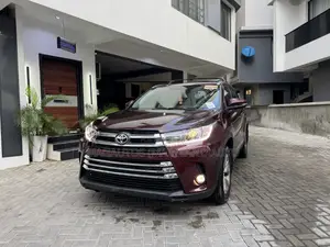 Toyota Highlander XLE 4dr SUV AWD (3.5L 6cyl 6A) 2015 Burgundy