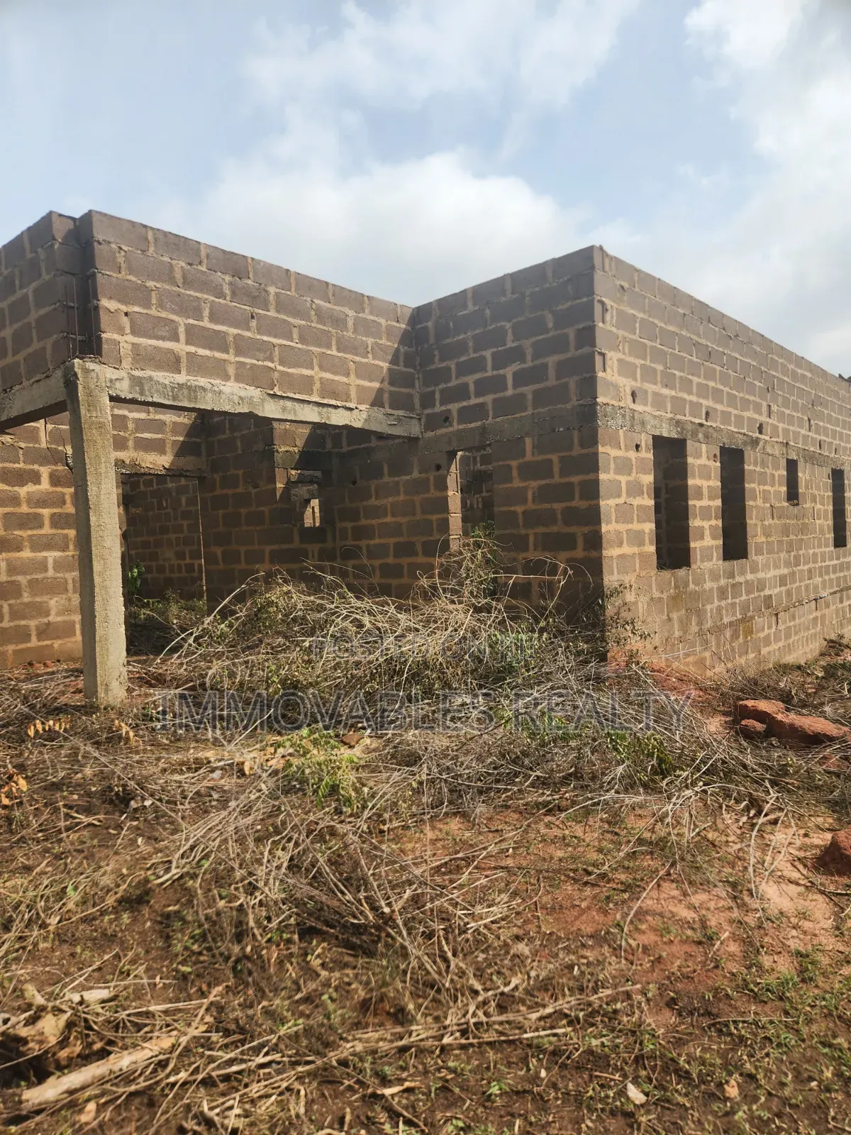 3bed Room Uncompleted Building