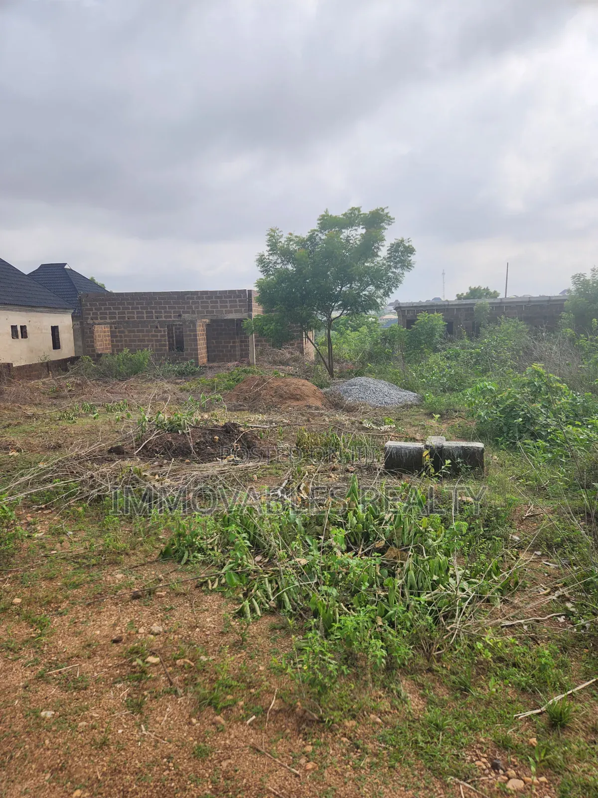 3bed Room Uncompleted Building