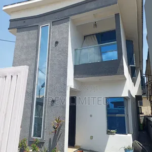 3bdrm Duplex in Seaside Estate for sale