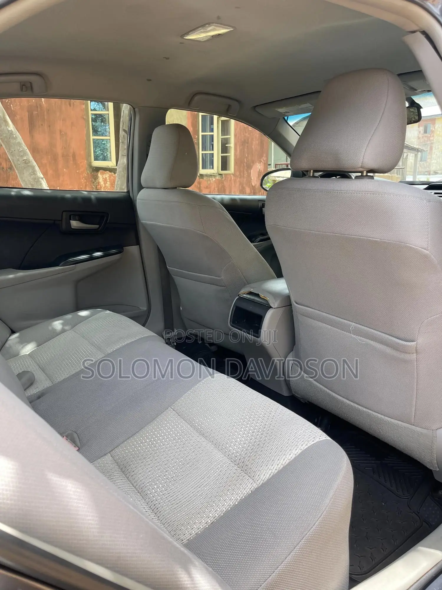 Toyota Camry LE 4dr Sedan (2.5L 4cyl 6A) 2014 Gray