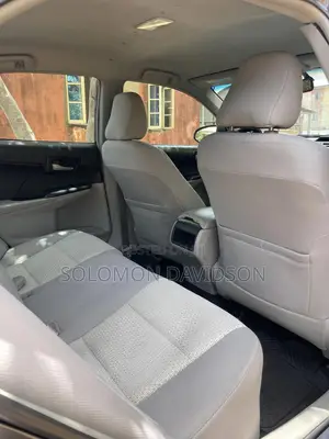 Toyota Camry LE 4dr Sedan (2.5L 4cyl 6A) 2014 Gray