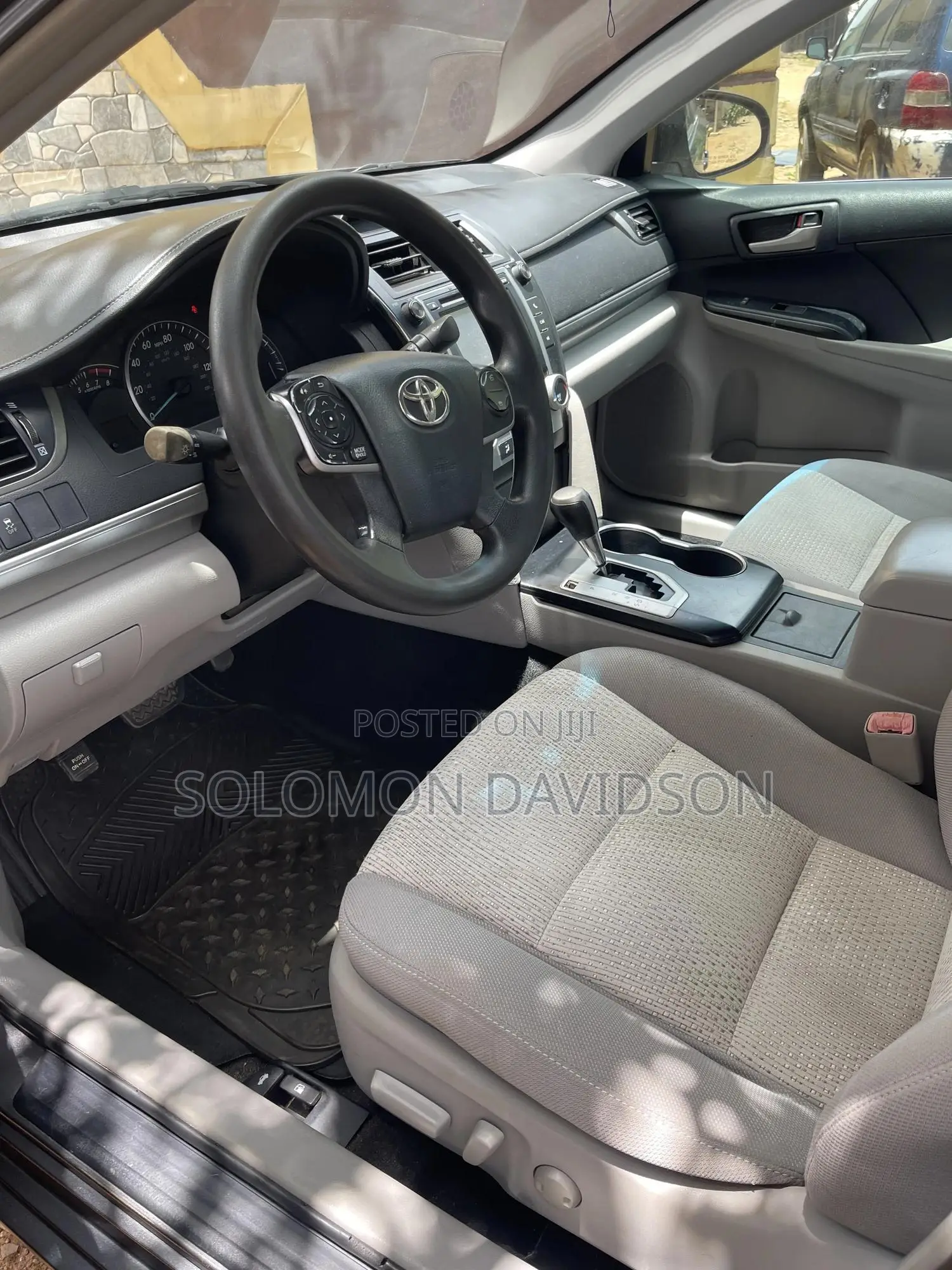 Toyota Camry LE 4dr Sedan (2.5L 4cyl 6A) 2014 Gray