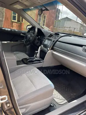 Toyota Camry LE 4dr Sedan (2.5L 4cyl 6A) 2014 Gray