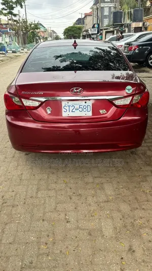 Hyundai Sonata SE Sedan FWD (2.4L 4cyl 6A) 2011 Red