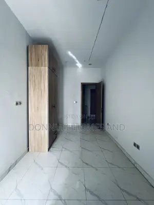 4bdrm Townhouse / Terrace in Ikota for rent