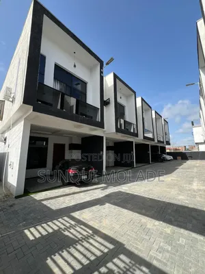 4bdrm Townhouse / Terrace in Ikota for rent