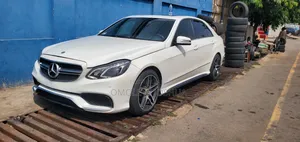 Mercedes-Benz E350 Base 4Matic Sedan AWD (3.5L 6cyl 7A) 2010 White