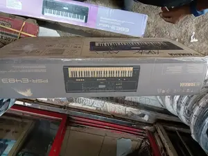 Yamaha PSR E483 Professional Keyboard