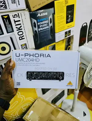 Behringer Umc204hd 2x4 Desktop Usb Audio Interface