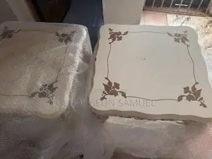 Royal Center Table With 2 Side Stool