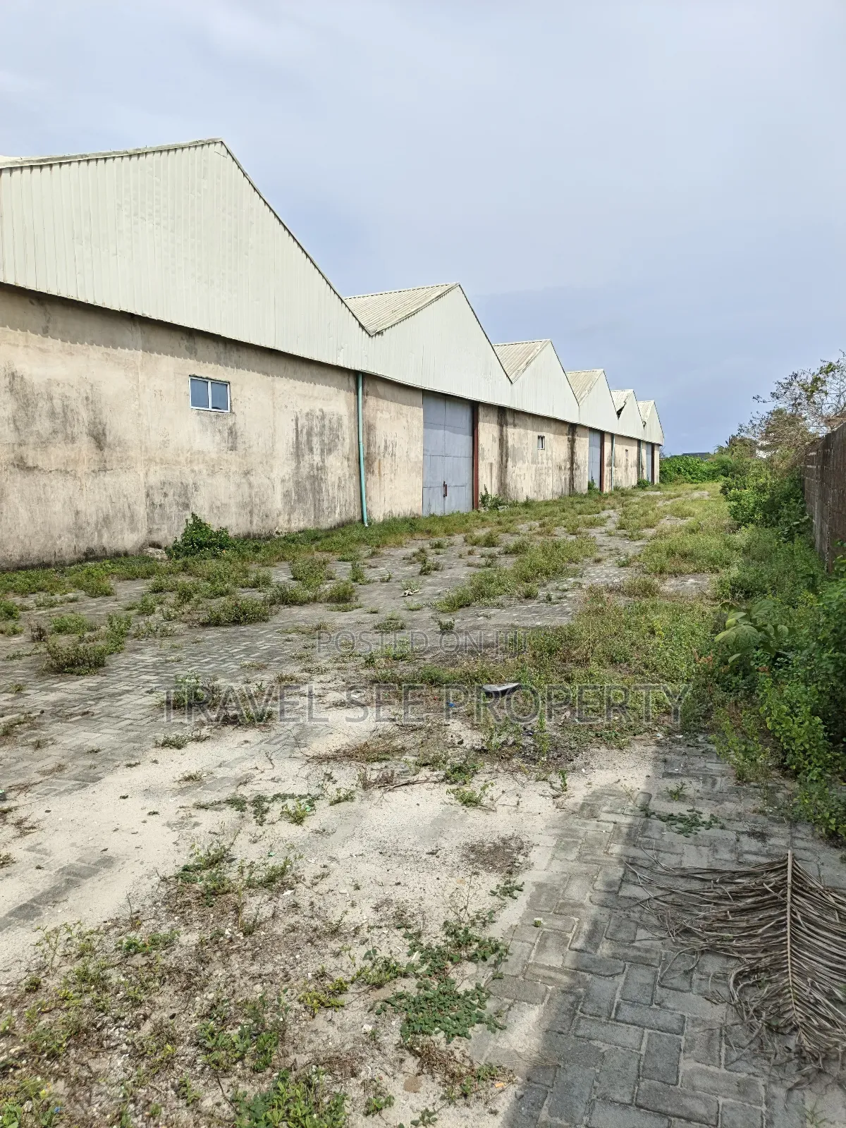 Industrial Warehouse for Lessing