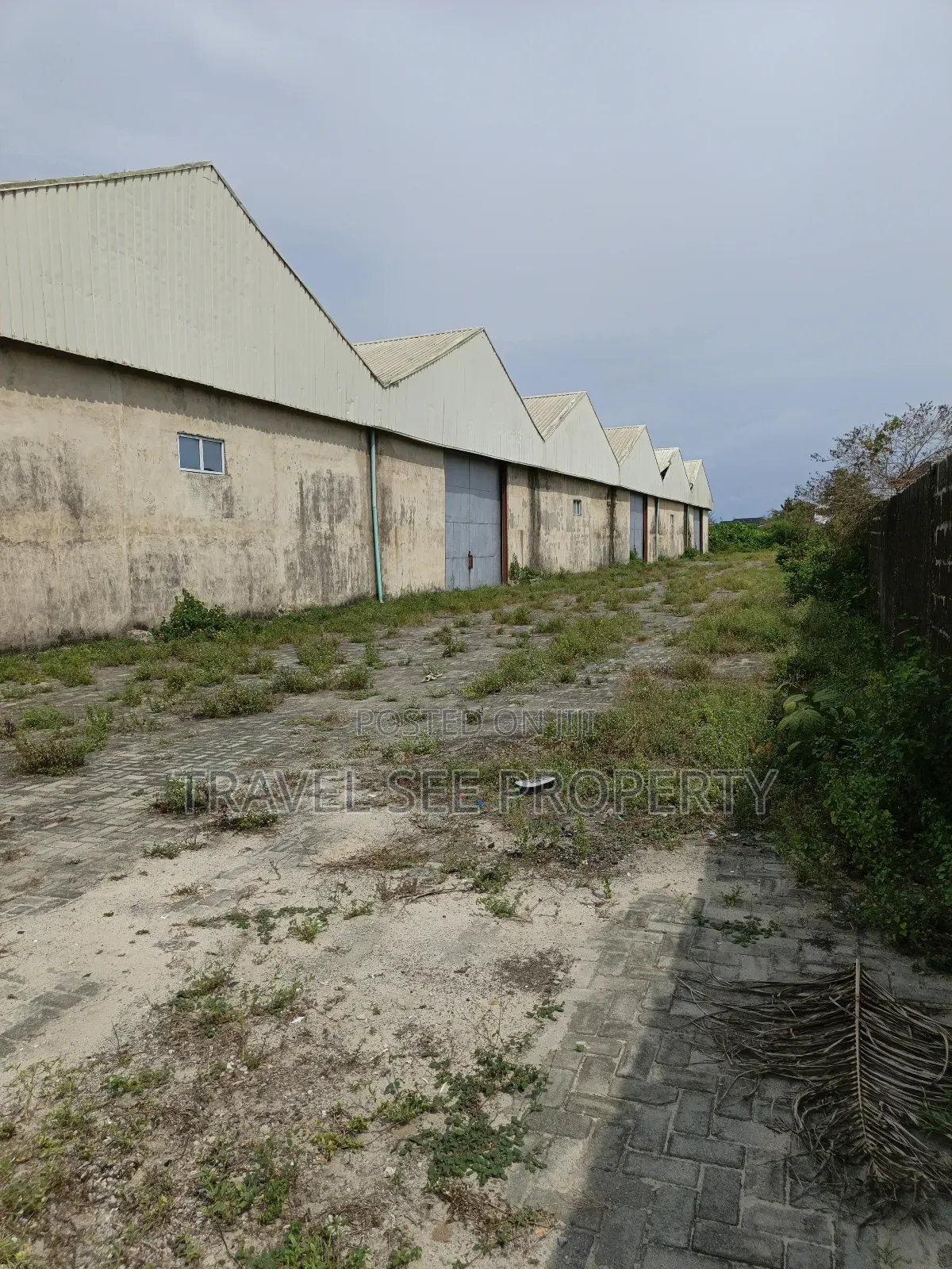 Industrial Warehouse for Lessing