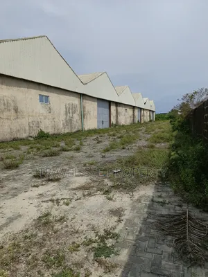 Industrial Warehouse for Lessing
