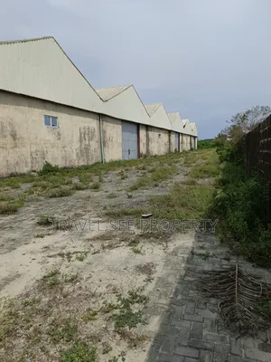 Industrial Warehouse for Lessing