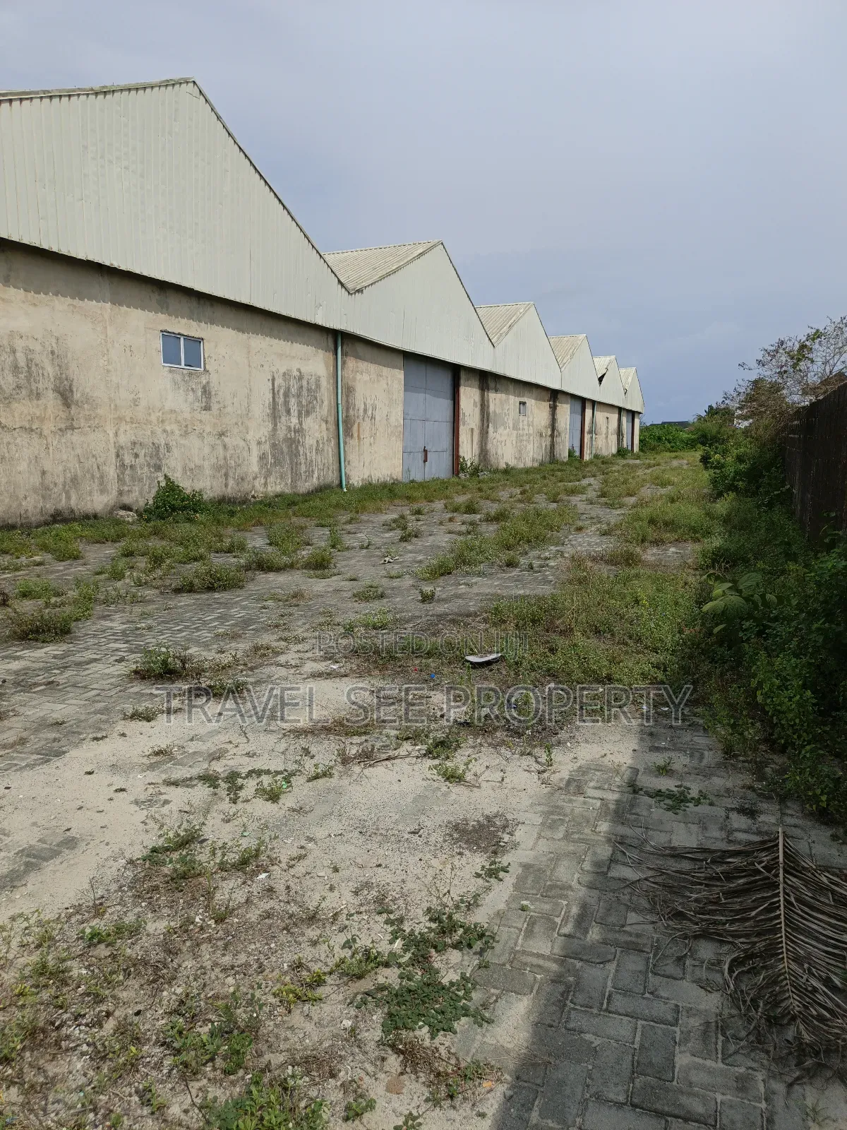 Industrial Warehouse for Lessing