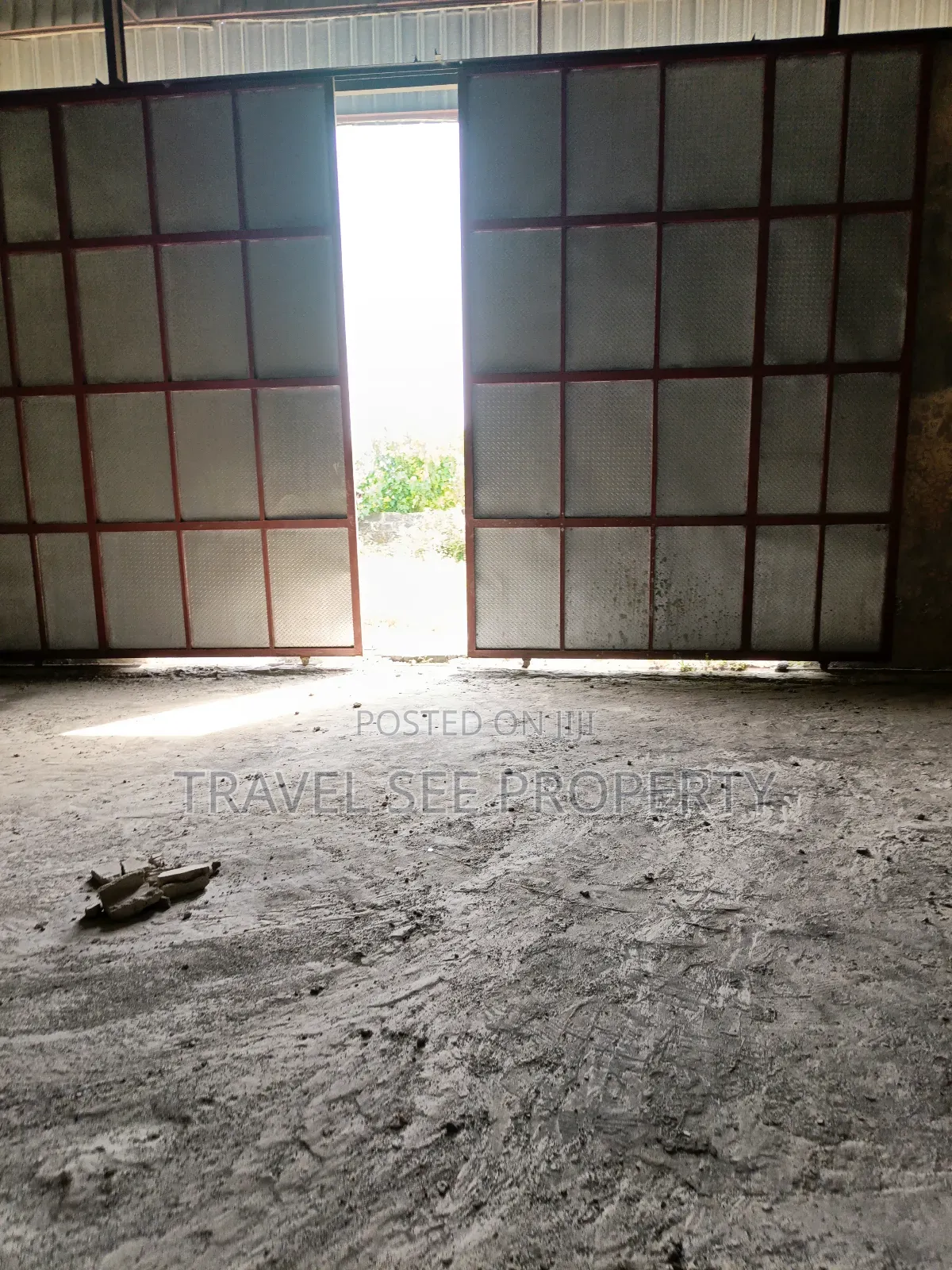 Industrial Warehouse for Lessing