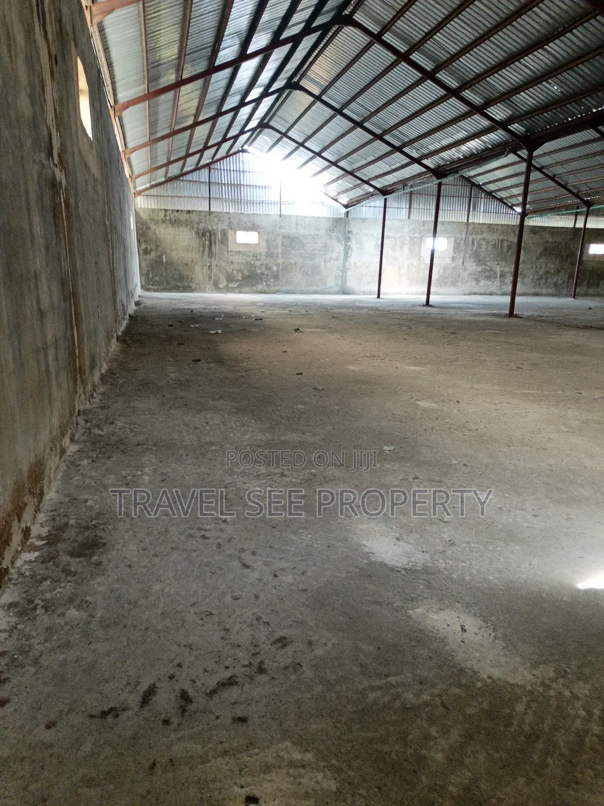 Industrial Warehouse for Lessing