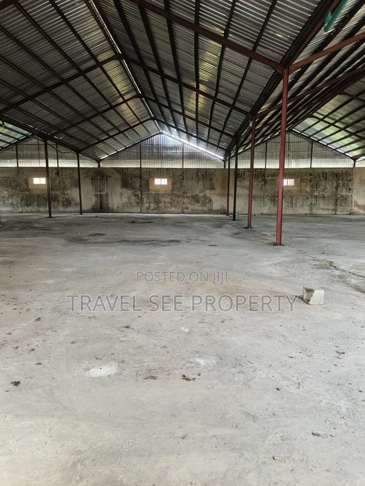 Industrial Warehouse for Lessing
