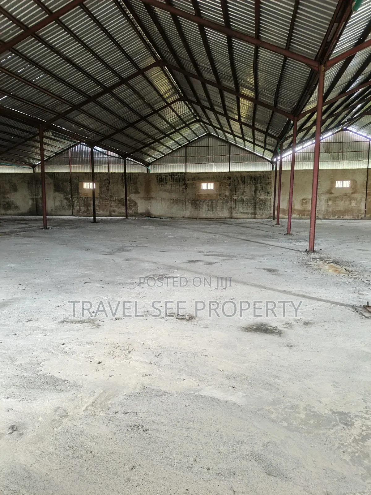 Industrial Warehouse for Lessing