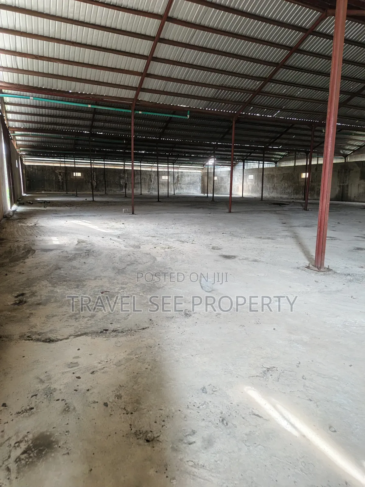 Industrial Warehouse for Lessing