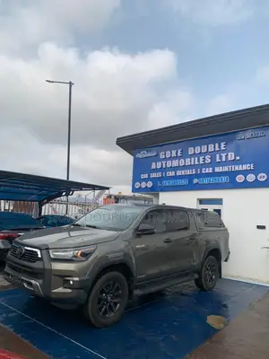Toyota Hilux 2022 Green
