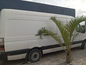 Mercedes-Benz T2 2015 White