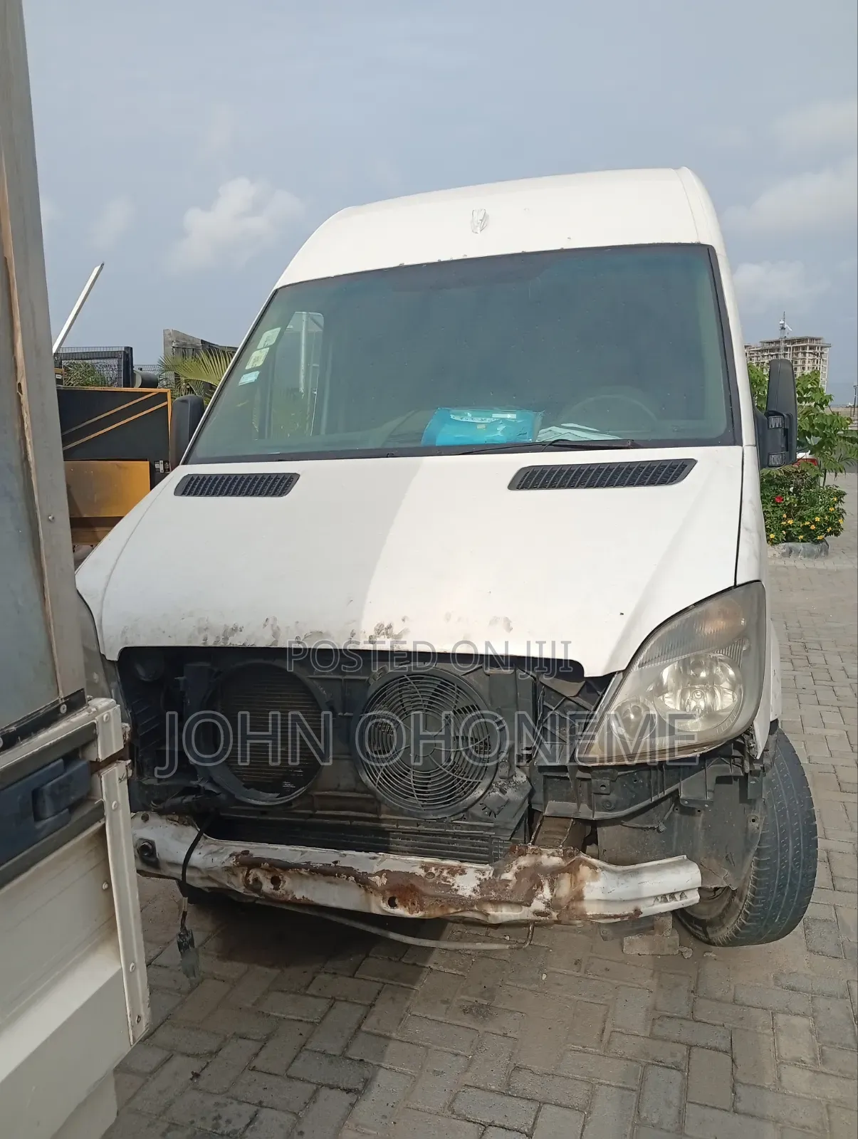 Mercedes-Benz T2 2015 White