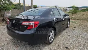 Toyota Camry SE 4dr Sedan (2.5L 4cyl 6A) 2014 Black