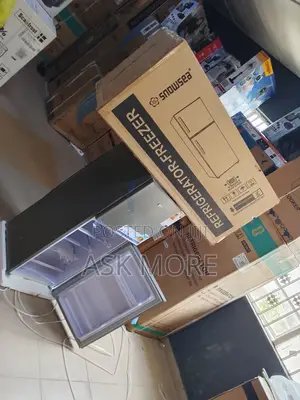 Snowsee Silver Refrigerator-Freezer Bringing Cool Vibes to the Kitche