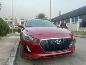 Hyundai Elantra 2018 Red