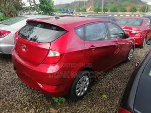 Hyundai Accent SE Hatchback 2016 Red