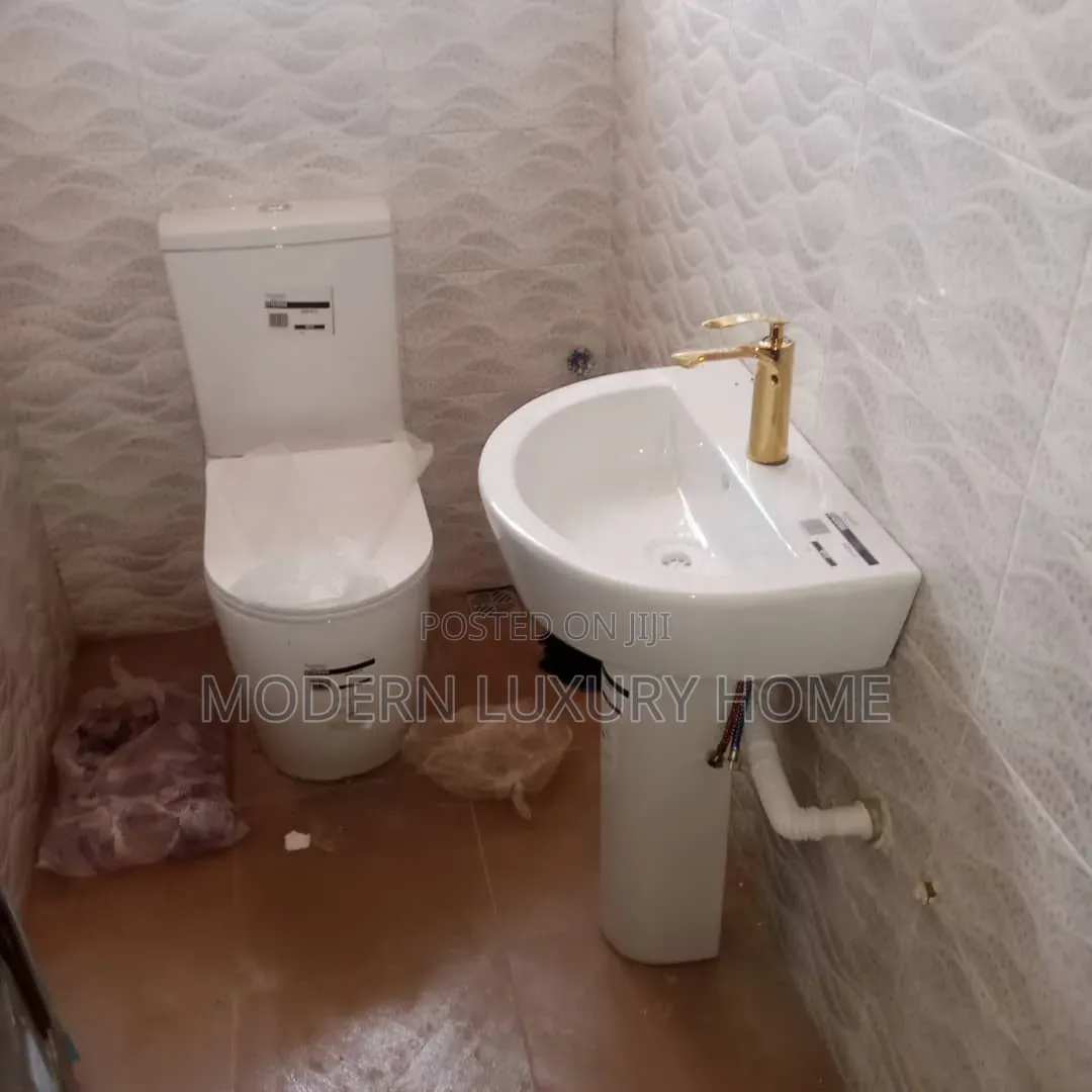 Wc Round Shape