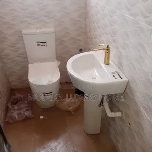 Wc Round Shape