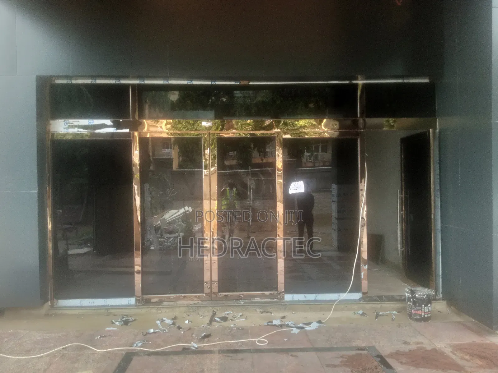 Automatic Sensor Frameless Tempered Glass Door