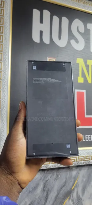 New Samsung Galaxy Z Flip7 256 GB Red