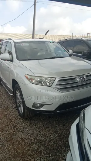 Toyota Highlander Limited 2011 White