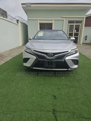 Toyota Camry XSE FWD (2.5L 4cyl 8AM) 2018 Silver