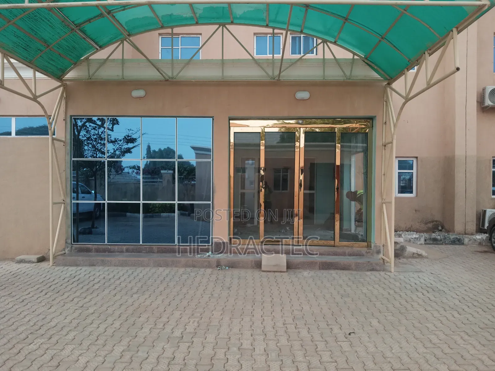 Automatic Sensor Door by Hedractec