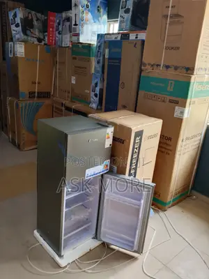 Snowsee Refrigerator-Freezer Unboxing and Immediate Kitchen Placement.